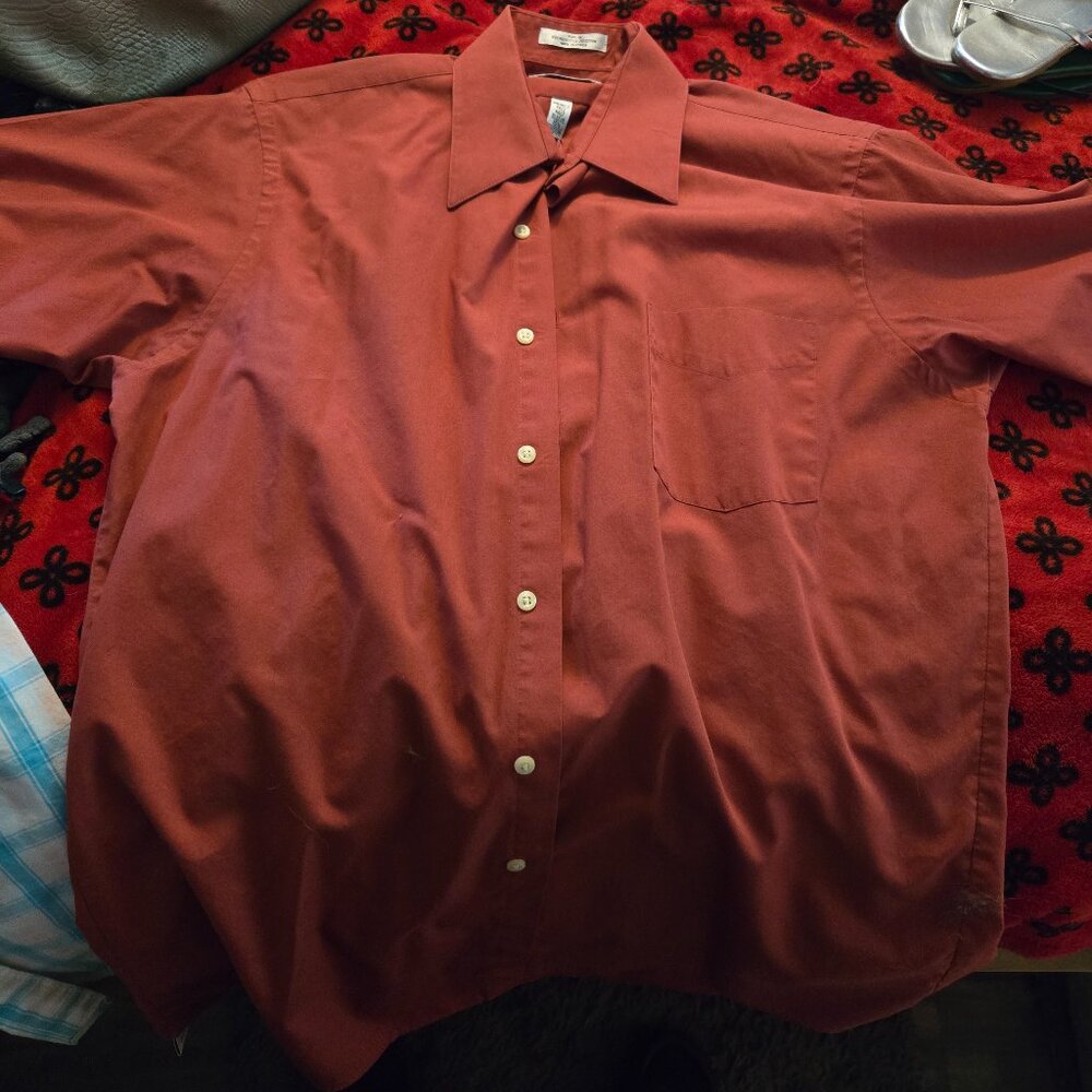 Van Heusen Short Sleeve 15 1/2 - Medium Men's button down dress shirt